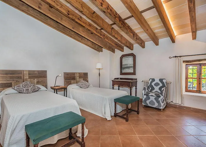 Llobera Abaix Villa *