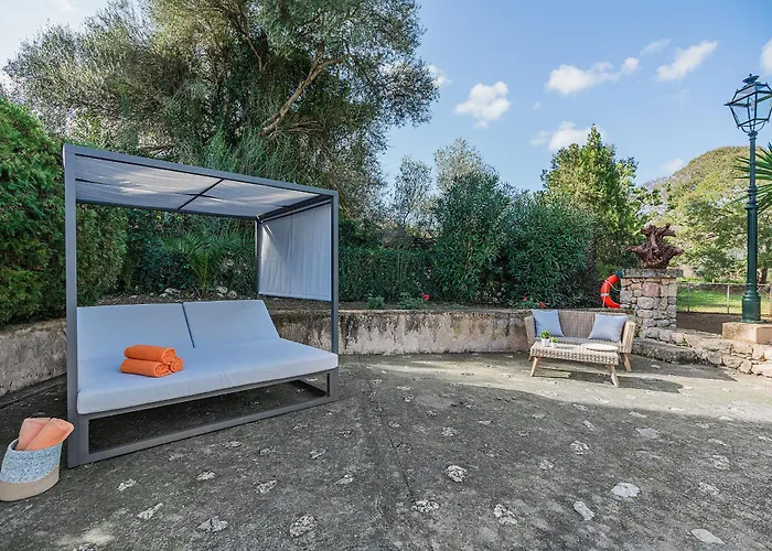 Llobera Abaix Villa *