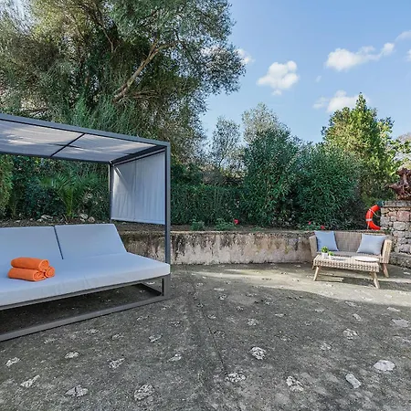 Llobera Abaix Villa *